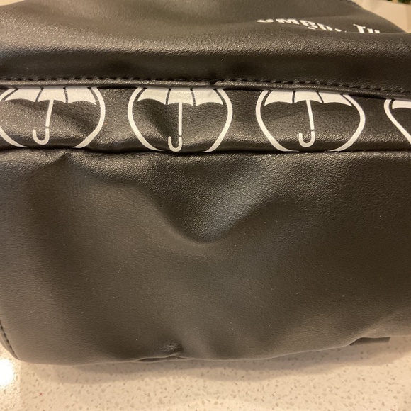 The Umbrella Academy Black and White Mini Backpack Bioworld - Picture 4 of 9